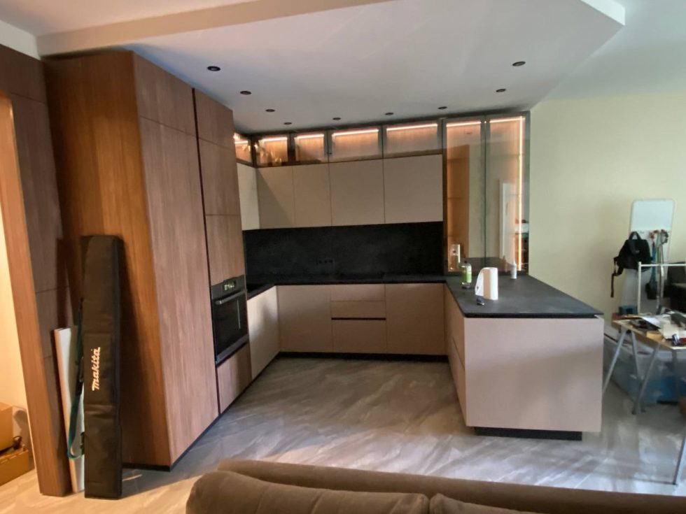 photo_5469690475964396032_y