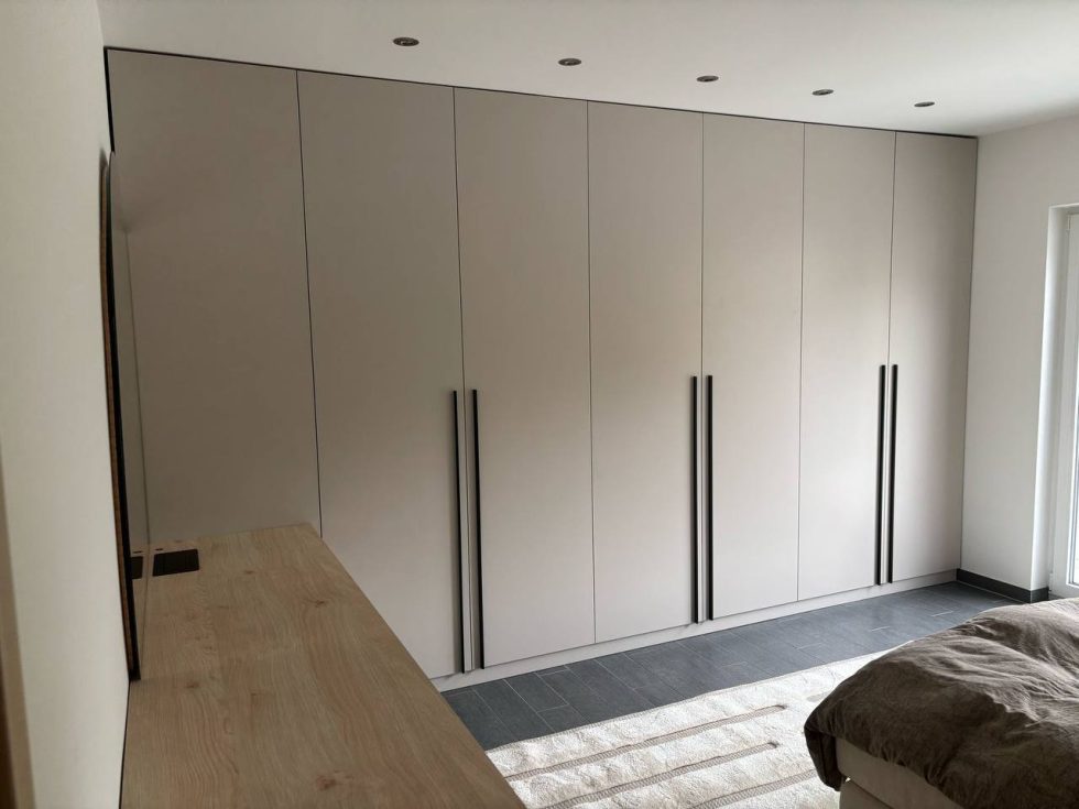 photo_5469690475964397156_y