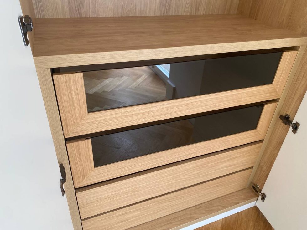 photo_5469690475964397177_y